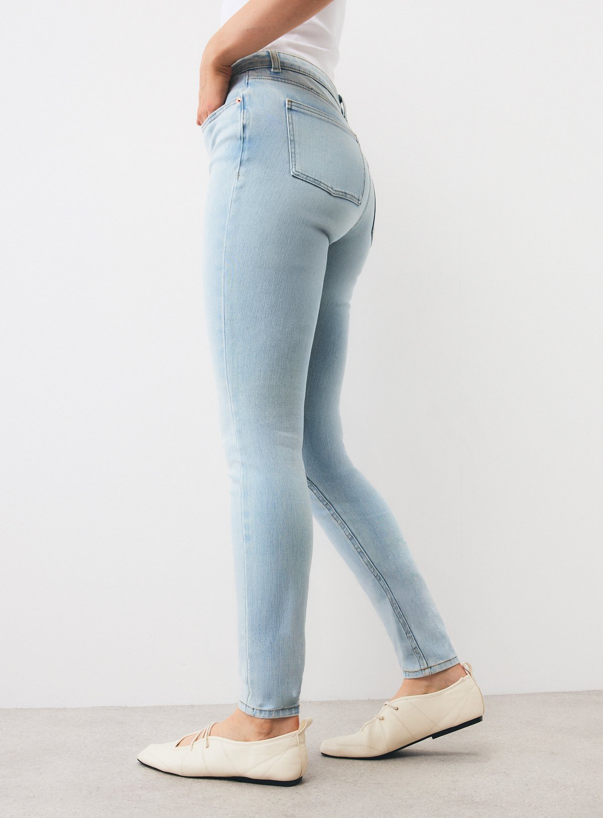 Light Denim Mid Rise Skinny Jeans 20L - Image 4 thumbnail